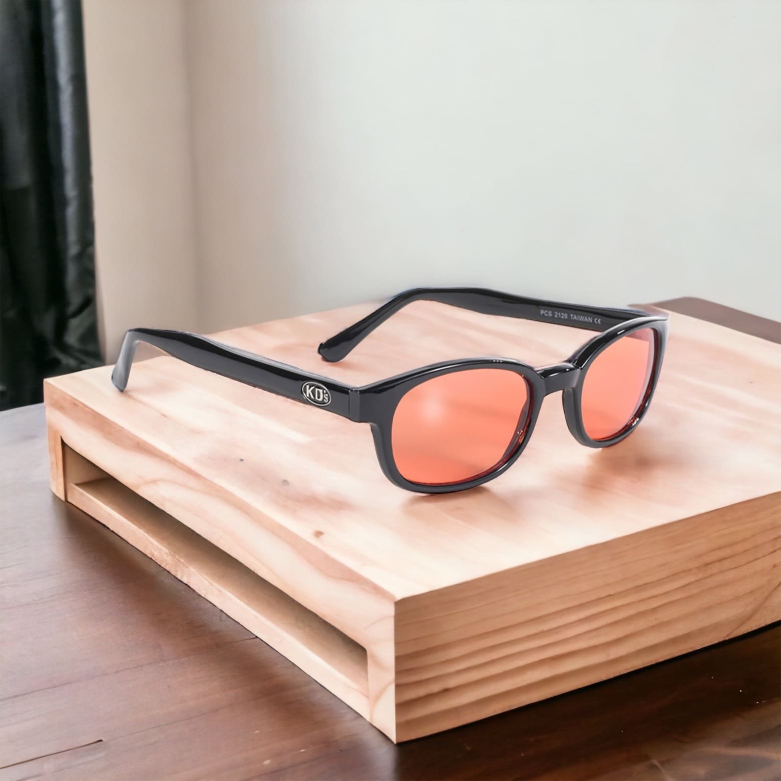 Black frame hotsell orange lens sunglasses